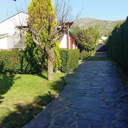 Chalet Canalejas Feriehus *